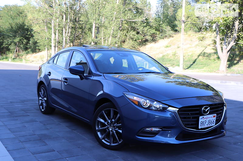 Седан Mazda 3 2018 в Кременчуці