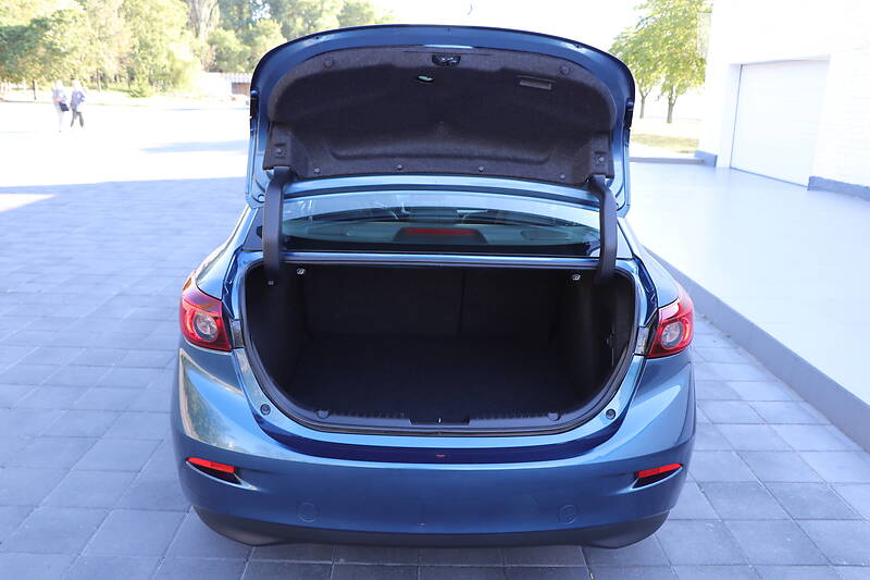 Седан Mazda 3 2018 в Кременчуці