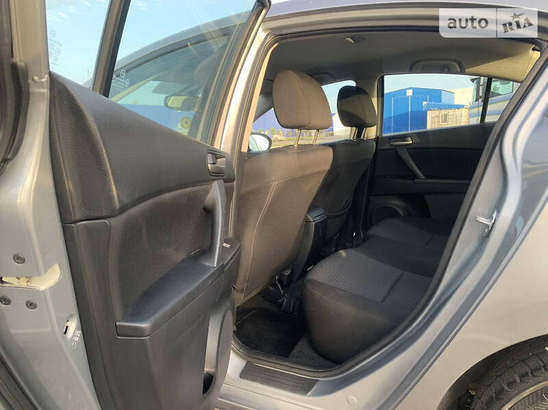 Седан Mazda 3 2011 в Рівному