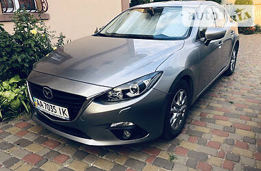 Седан Mazda 3 2015 в Киеве