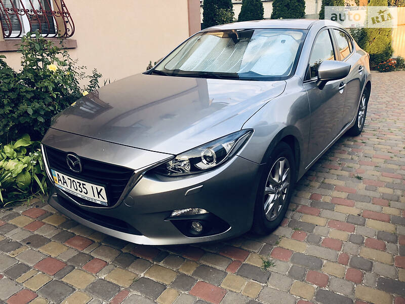 Седан Mazda 3 2015 в Киеве