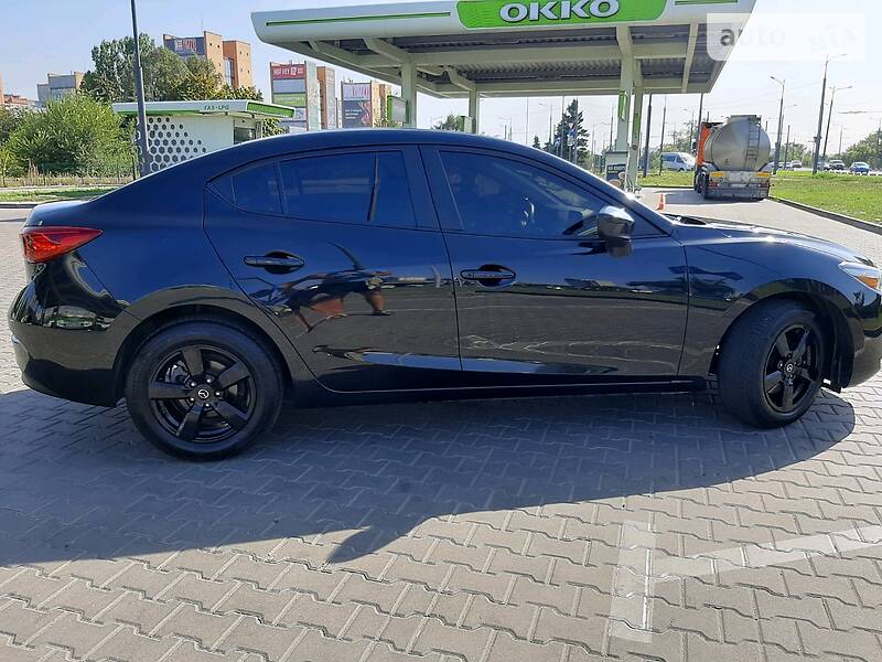 Седан Mazda 3 2017 в Дніпрі