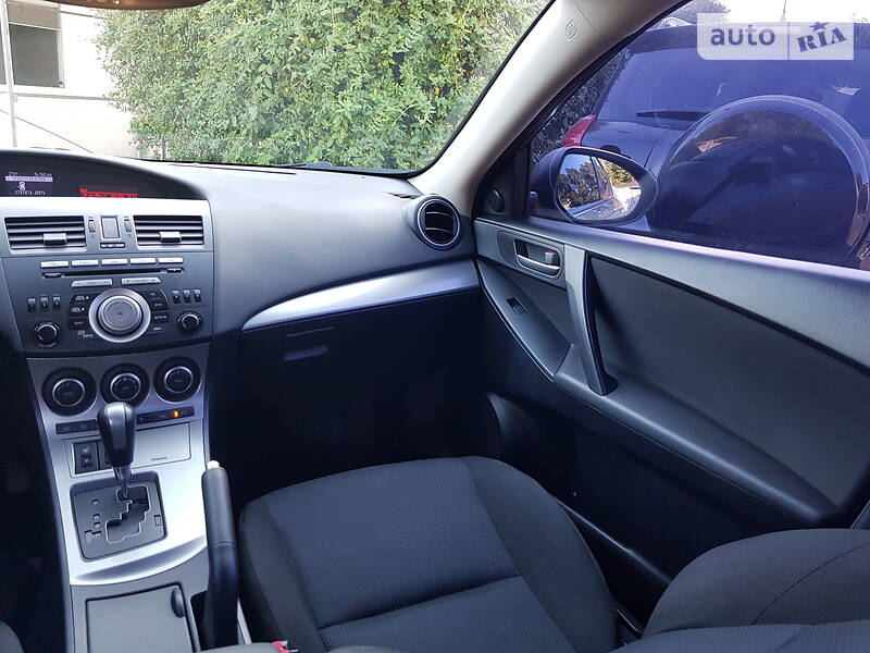 Седан Mazda 3 2011 в Запоріжжі