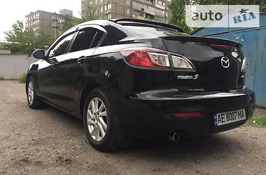 Седан Mazda 3 2012 в Днепре