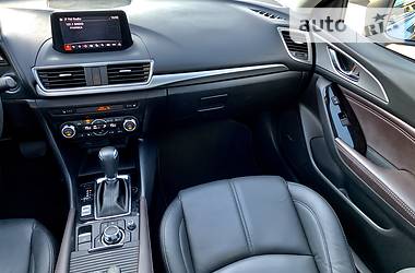 Седан Mazda 3 2017 в 