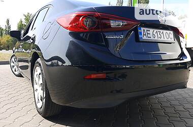 Седан Mazda 3 2014 в Дніпрі