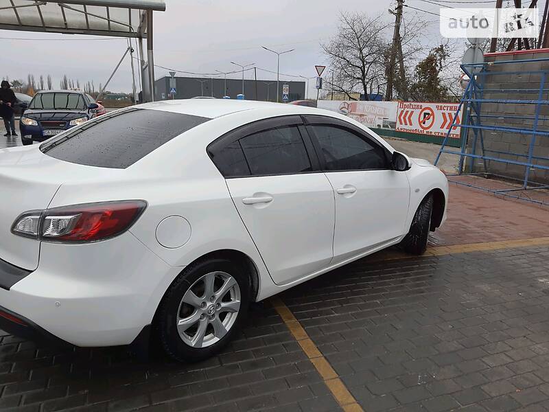 Седан Mazda 3 2010 в Киеве