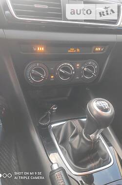 Седан Mazda 3 2016 в Полтаве