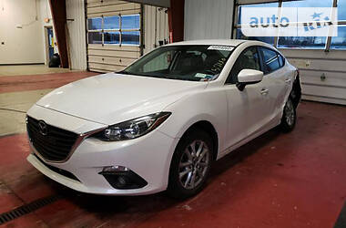 Седан Mazda 3 2015 в Мариуполе