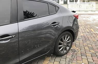 Седан Mazda 3 2016 в Луцке