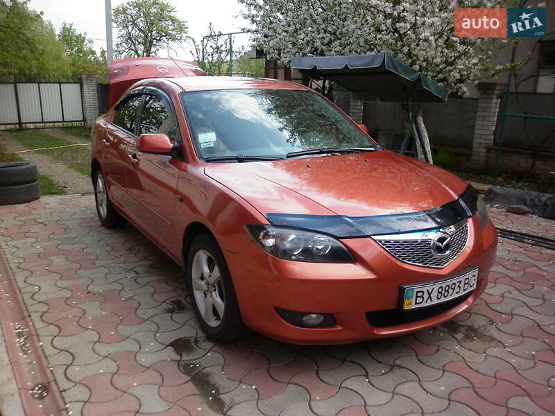 Седан Mazda 3 2004 в Глыбокой