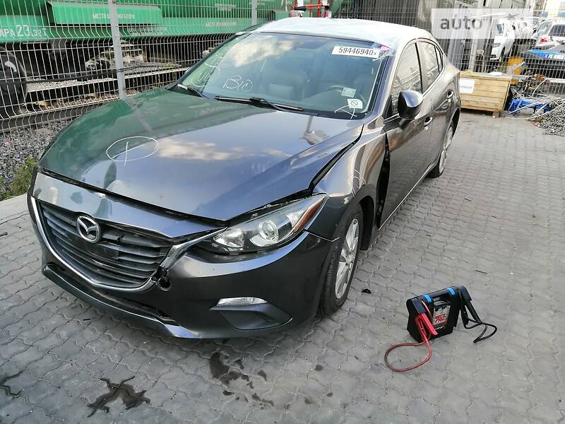 Седан Mazda 3 2013 в Дніпрі