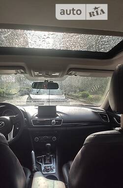 Седан Mazda 3 2013 в Дніпрі