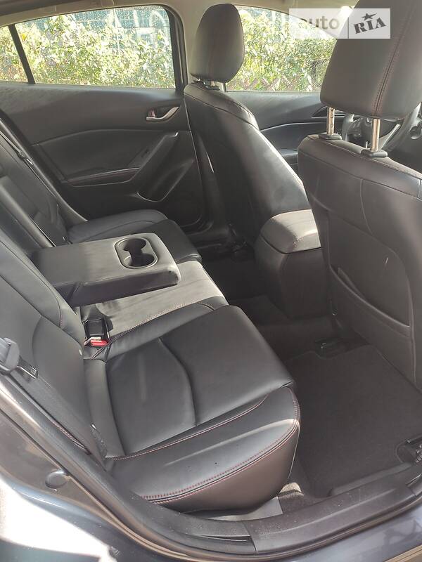 Седан Mazda 3 2013 в Дніпрі