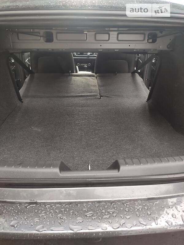Седан Mazda 3 2013 в Дніпрі