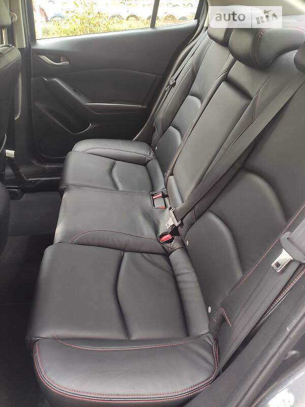 Седан Mazda 3 2013 в Дніпрі
