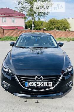 Седан Mazda 3 2015 в Ровно