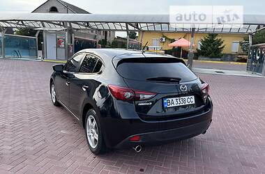 Хэтчбек Mazda 3 2015 в Ровно