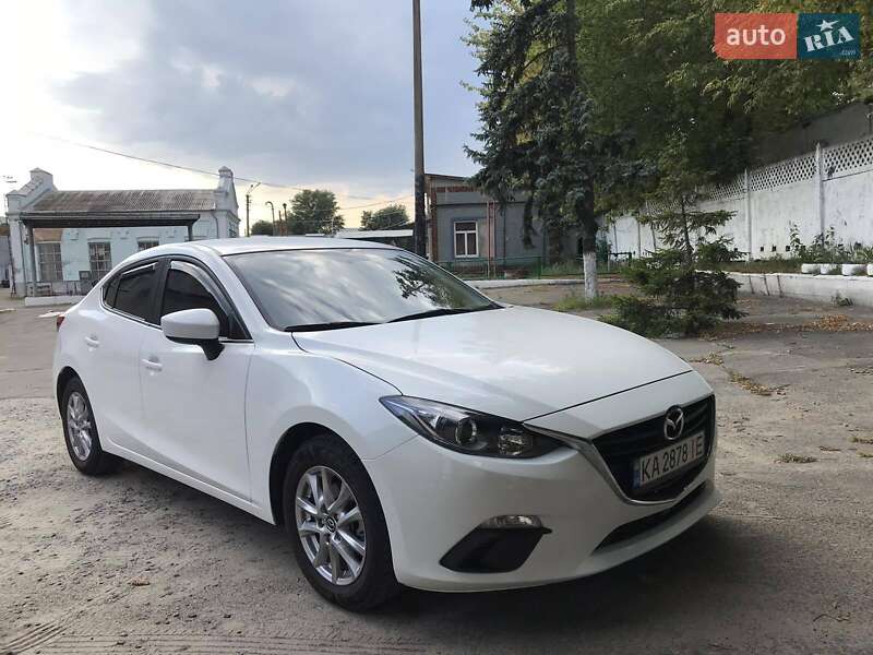 Седан Mazda 3 2015 в Киеве