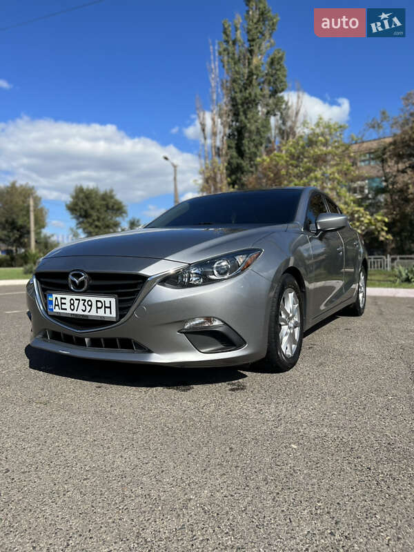 Седан Mazda 3 2016 в Кривому Розі