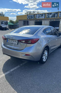 Седан Mazda 3 2016 в Кривом Роге