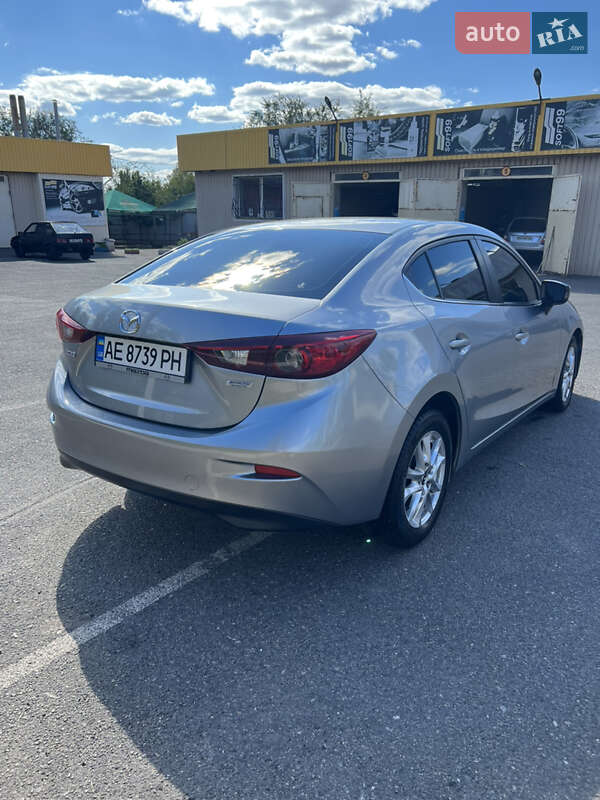 Седан Mazda 3 2016 в Кривому Розі