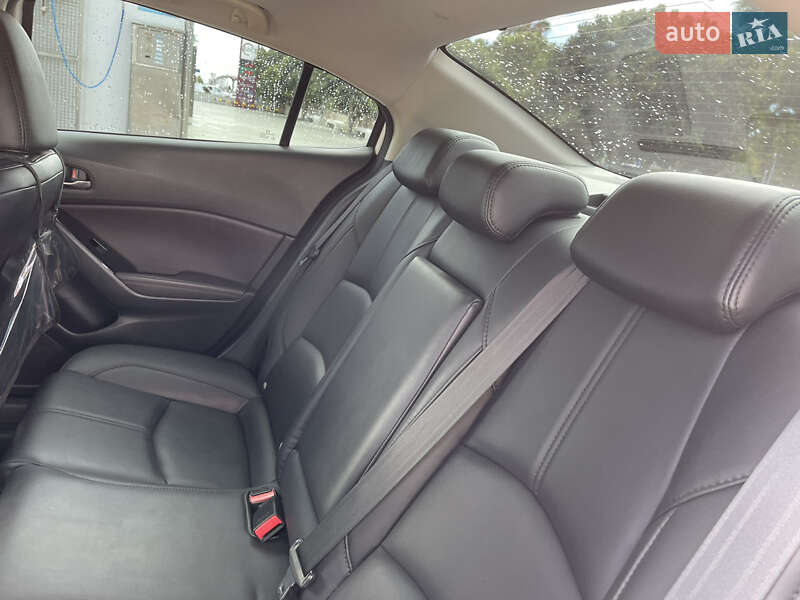 Седан Mazda 3 2018 в Запорожье