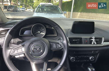 Седан Mazda 3 2018 в 