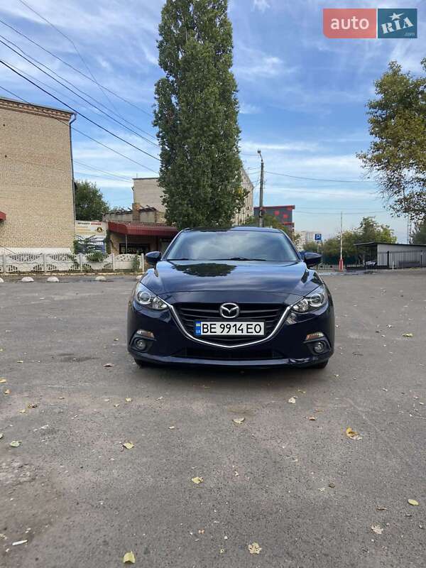 Седан Mazda 3 2015 в Николаеве