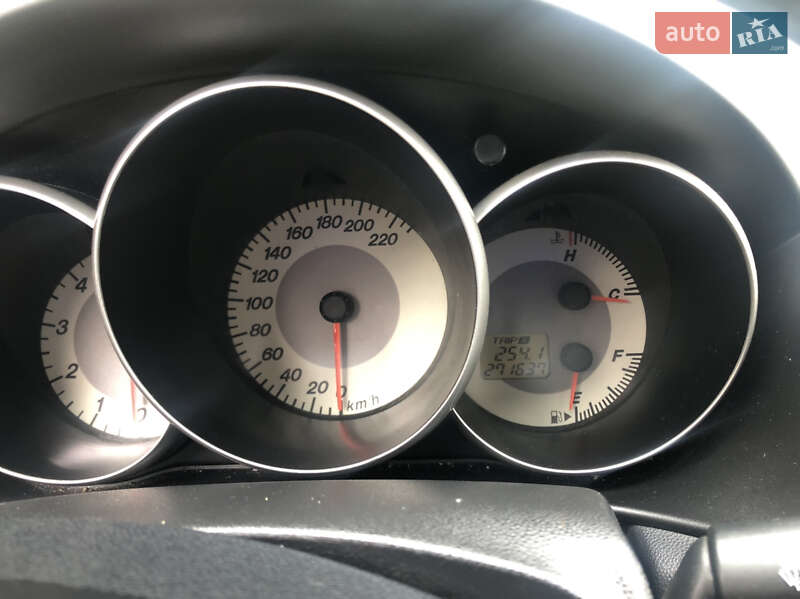 Хетчбек Mazda 3 2006 в Чернівцях