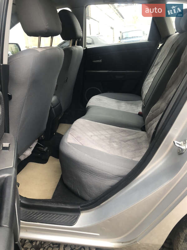 Хетчбек Mazda 3 2006 в Чернівцях