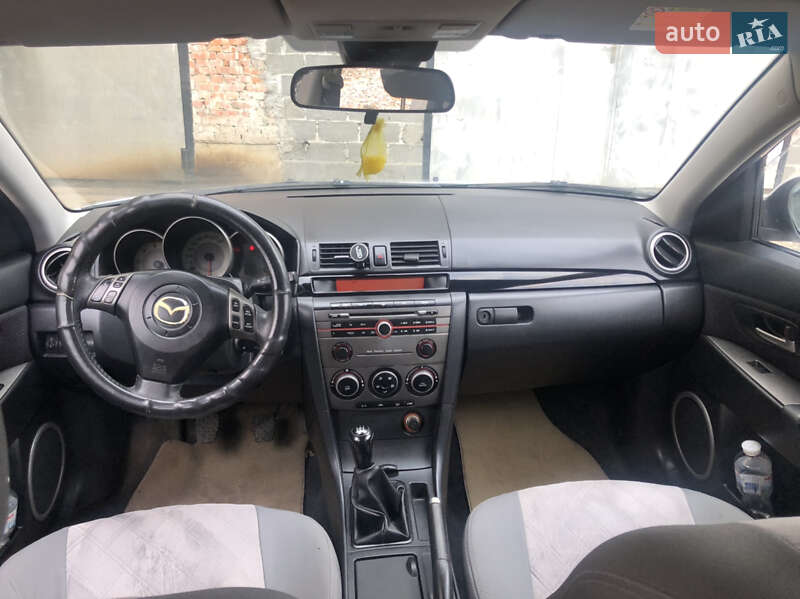 Хэтчбек Mazda 3 2006 в Черновцах