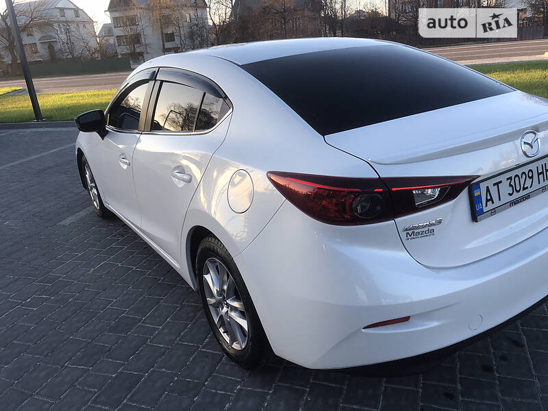 Седан Mazda 3 2016 в Ивано-Франковске