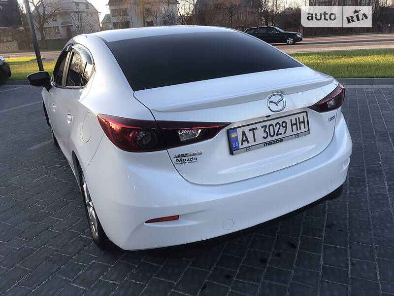 Седан Mazda 3 2016 в Ивано-Франковске