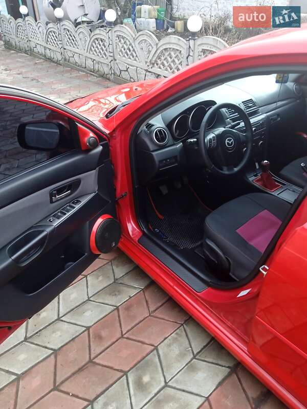 Седан Mazda 3 2008 в Смолином