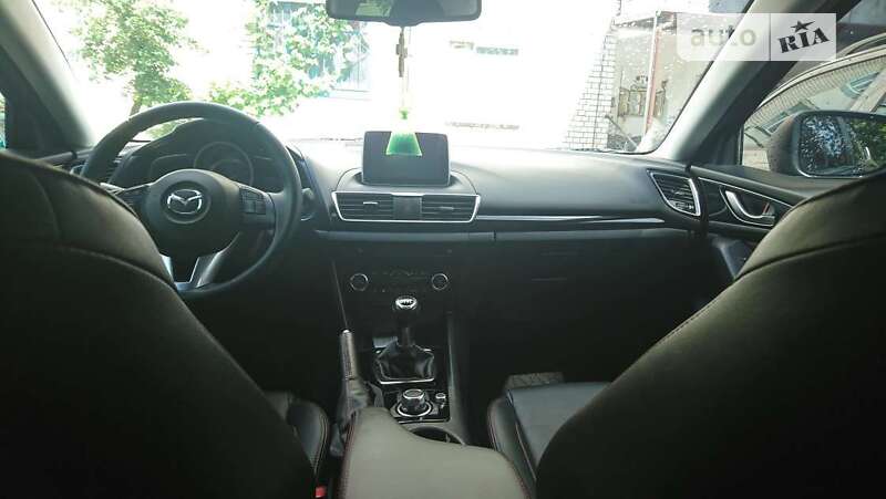 Седан Mazda 3 2015 в Полтаве