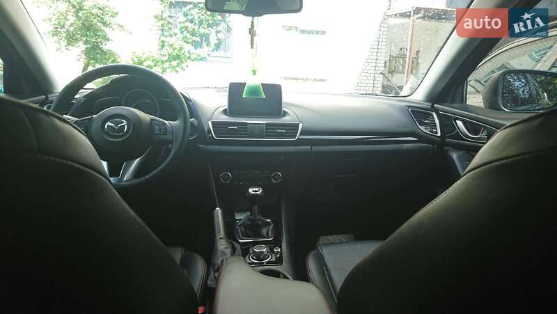 Седан Mazda 3 2015 в Полтаве