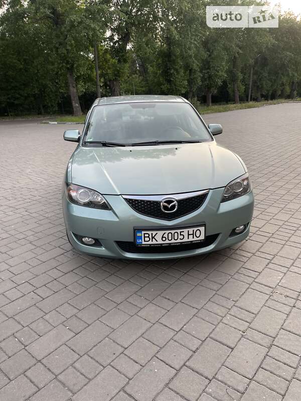 Седан Mazda 3 2004 в Запоріжжі