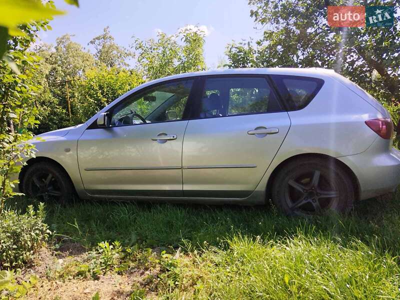 Хэтчбек Mazda 3 2004 в Новой Ушице