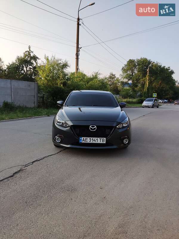 Хэтчбек Mazda 3 2015 в Днепре