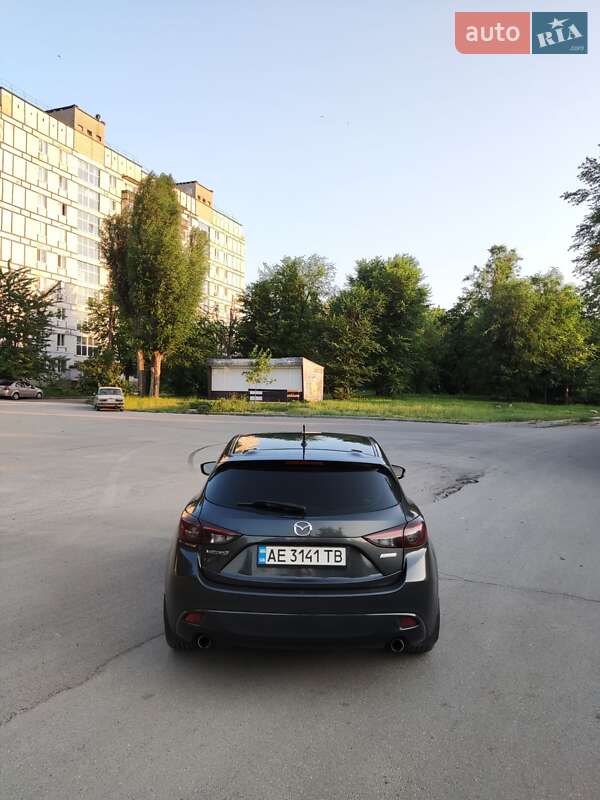 Хэтчбек Mazda 3 2015 в Днепре