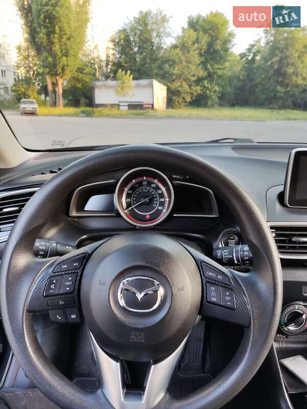 Хэтчбек Mazda 3 2015 в Днепре