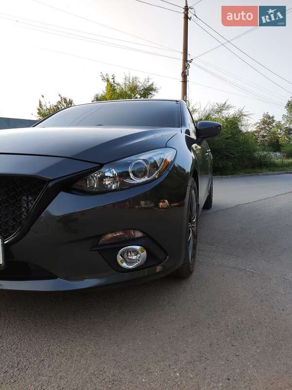 Хэтчбек Mazda 3 2015 в Днепре