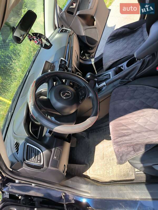 Седан Mazda 3 2015 в Смілі