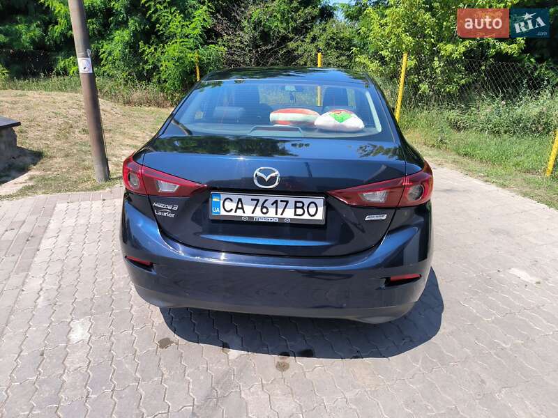 Седан Mazda 3 2015 в Смеле
