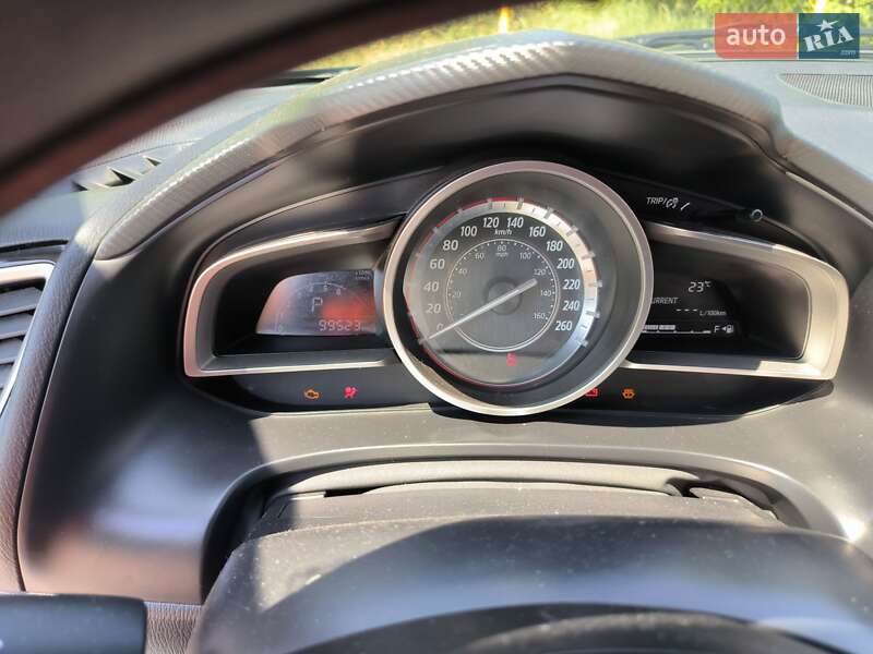 Седан Mazda 3 2015 в Смілі