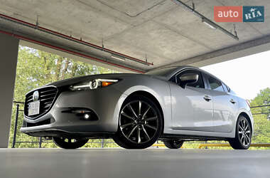 Седан Mazda 3 2017 в 