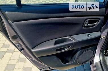 Седан Mazda 3 2006 в 