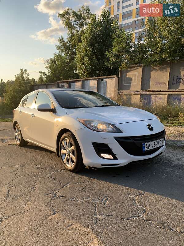Хэтчбек Mazda 3 2010 в Киеве