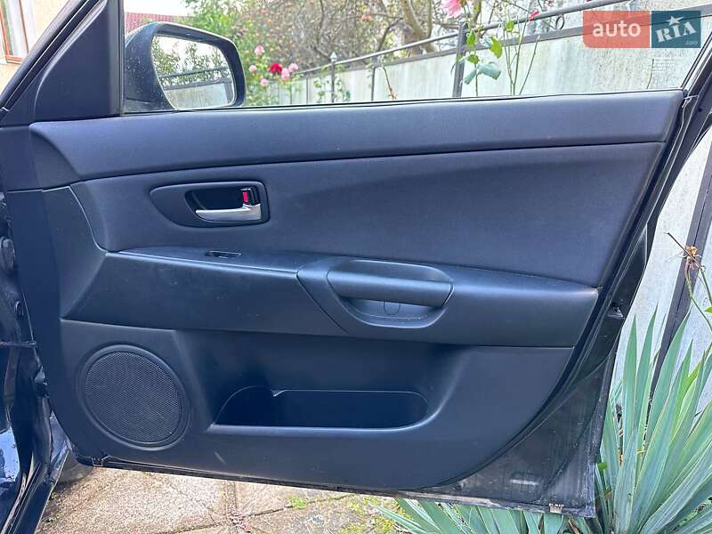 Хетчбек Mazda 3 2004 в Косові